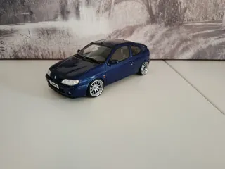 Renault Megane Coupé 1/18 Modificado