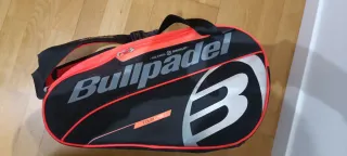 Paletero Bullpadel Tour Negro/Naranja