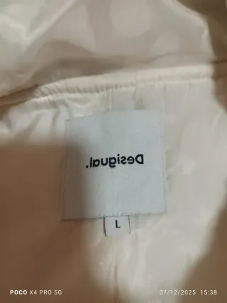 Abrigo Desigual blanco con capucha