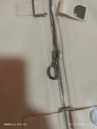 Abrigo Desigual blanco con capucha