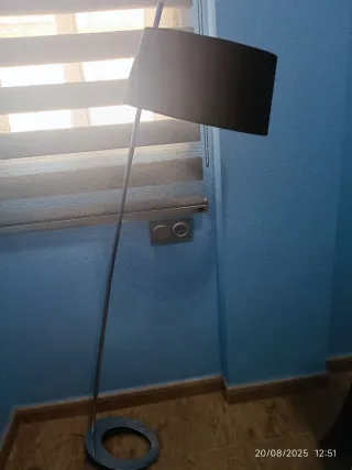 Lámpara de pie moderna