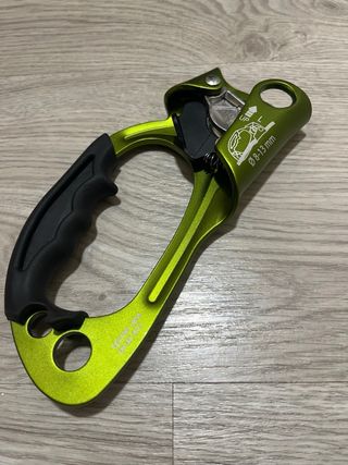 Altus Puño Bloqueador Ascender Verde. Izquierda