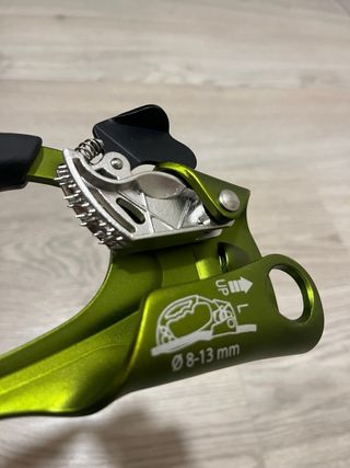 Altus Puño Bloqueador Ascender Verde. Izquierda