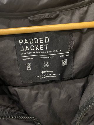 Chaleco corto acolchado negro