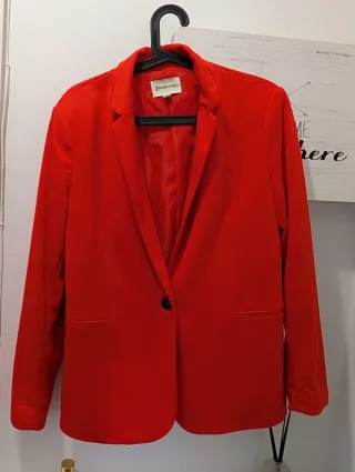 Blazer Rojo Stradivarius Talla M