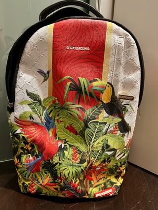 Zaino nero usato pochissimo