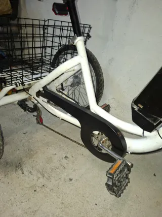 Triciclo eléctrico Quer 20