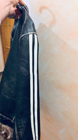 Chaqueta de cuero negra