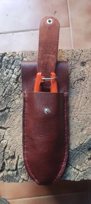 Fodero in pelle per forbici da potatura