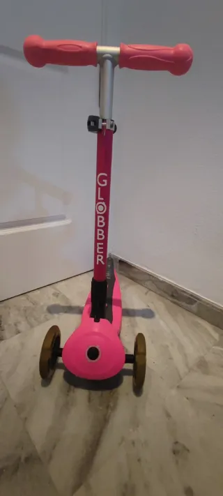 Patinete Globber con luces 3 Ruedas Rosa
