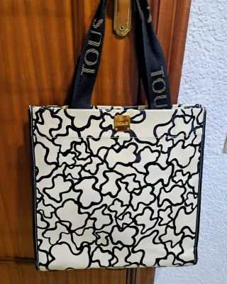 Bolso Tous Blanco y Negro y Lacost blanco