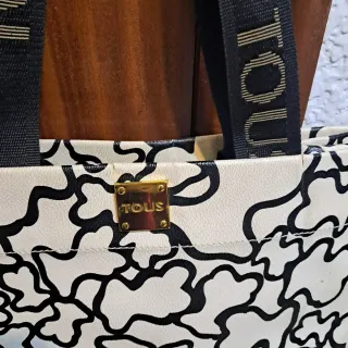 Bolso Tous Blanco y Negro y Lacost blanco