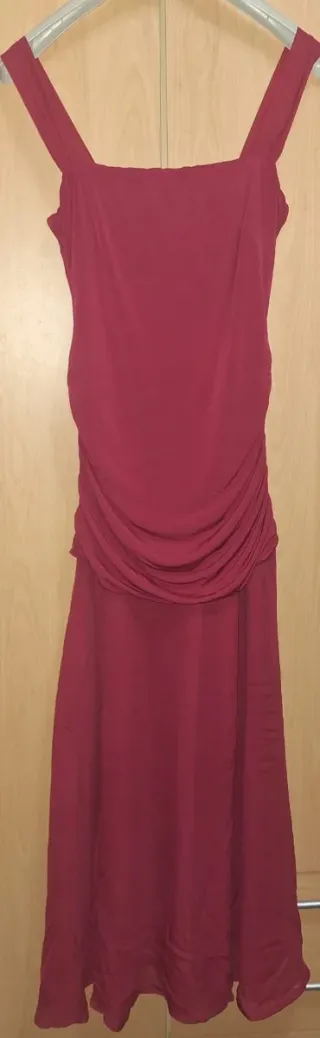 VESTIDO COLOR CEREZA MARCA THE ARE