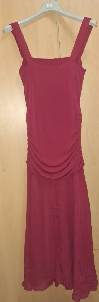 VESTIDO COLOR CEREZA MARCA THE ARE