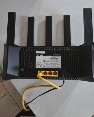 Router WiFi Tenda