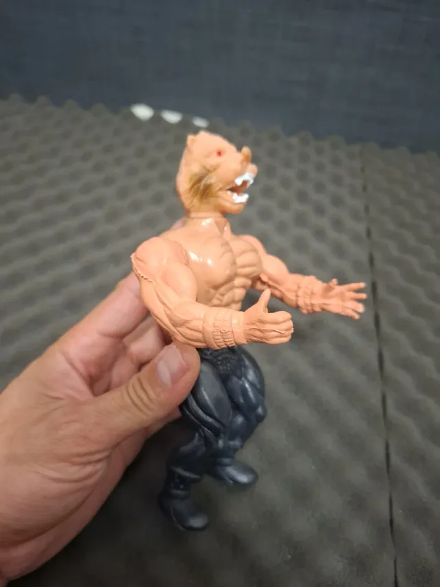Figura Bootleg Cabeza León Domene Juyba