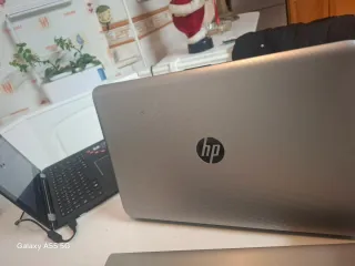 Ordenador portátil HP gama alta