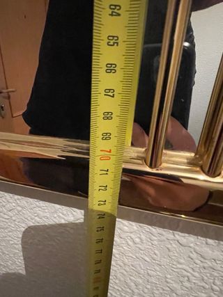 Mesa entradita y espejo dorado