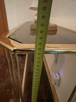 Mesa entradita y espejo dorado