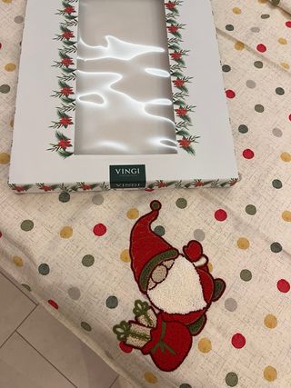 Tovaglia 6 posti Natale Gnomo Vingi Ricami