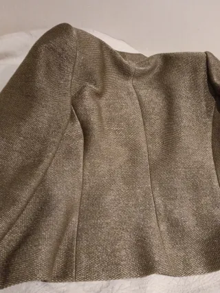 Chaqueta dorada con brillo