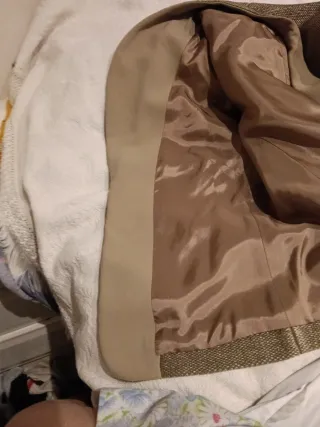 Chaqueta dorada con brillo