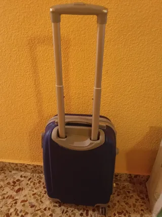 Maleta pequeña azul y gris