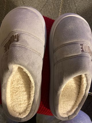 Zapatillas de casa forradas sin uso