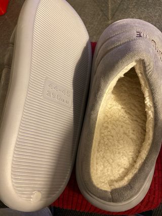 Zapatillas de casa forradas sin uso