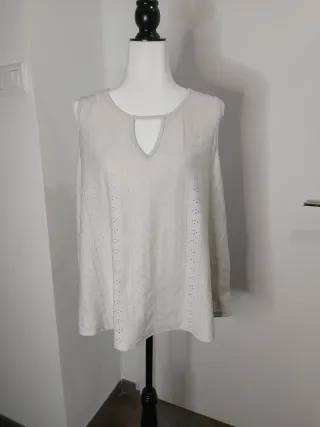 Camiseta blanca sin mangas