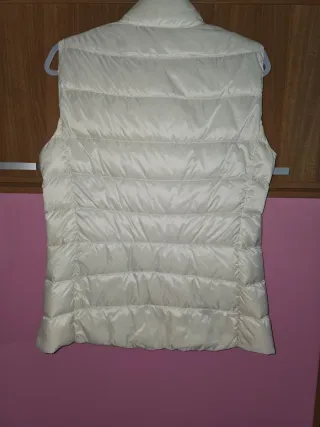 Chaleco de plumas blanco