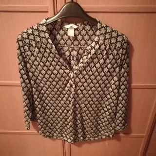 Camiseta H&M estampada