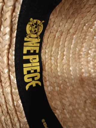 Gorro de paja con cinta roja