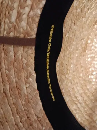 Gorro de paja con cinta roja