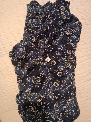 Colcha azul y blanca de tela de Zara Home