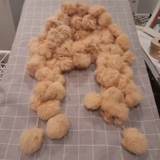 Cuello de pelo beige, muy calentito