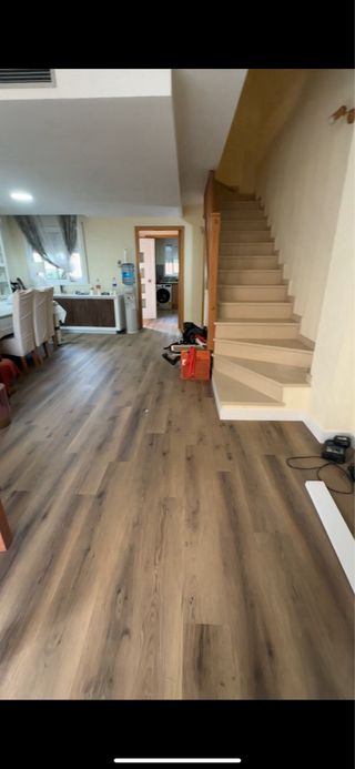Instalador profesional suelos laminados y vinilico