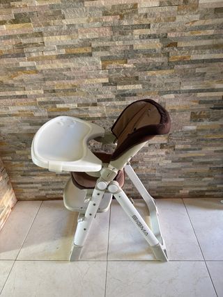 Trona Jané, bandeja, plegable y reclinable