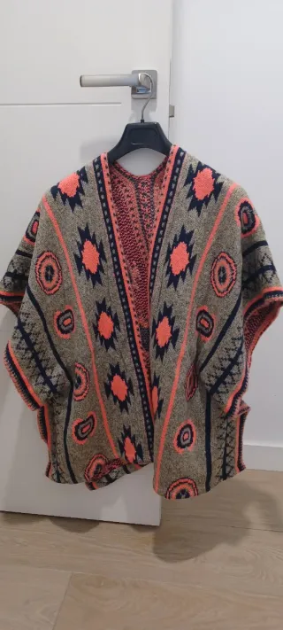 Chaqueta poncho étnica beige y naranja