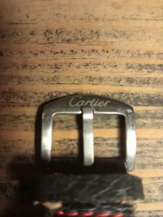 Reloj Cartier Negro y Rojo