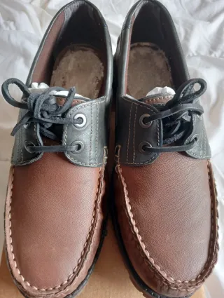 Zapatos náuticos marrones y grises
