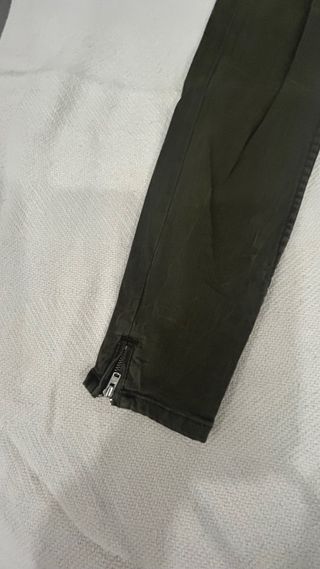 Pantalones Zara verde oscuro talla 34 tiro medio