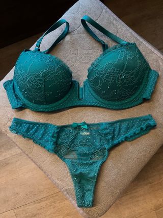 Conjunto lencería verde azulado encaje