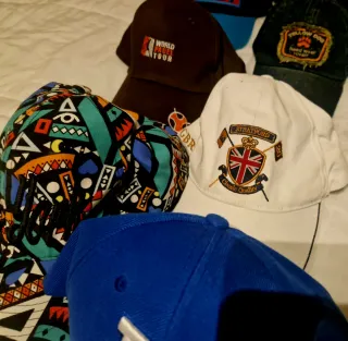 LOTE 7 GORRAS (precio lote)