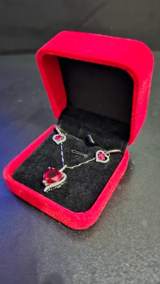 Juego Plata Ley Colgante y Pendientes Corazón