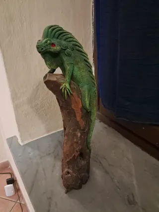 Scultura Iguana Verde Legno