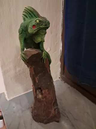 Scultura Iguana Verde Legno
