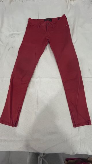 Guess Jeans Rojos Talla 26 tiro bajo
