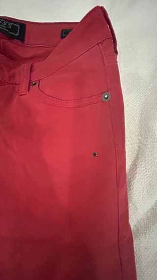 Guess Jeans Rojos Talla 26 tiro bajo