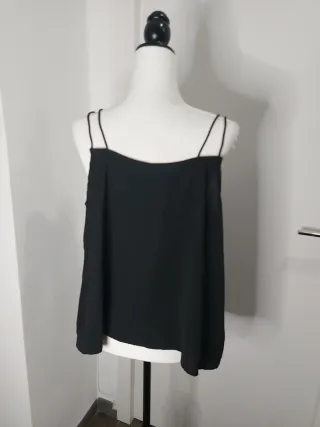 Camiseta de tirantes con encaje